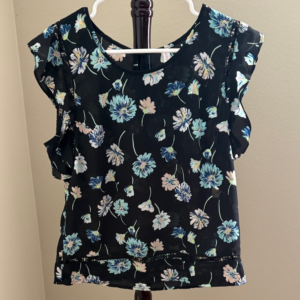 Xhilaration Black Floral Ruffle Sleeve Blouse